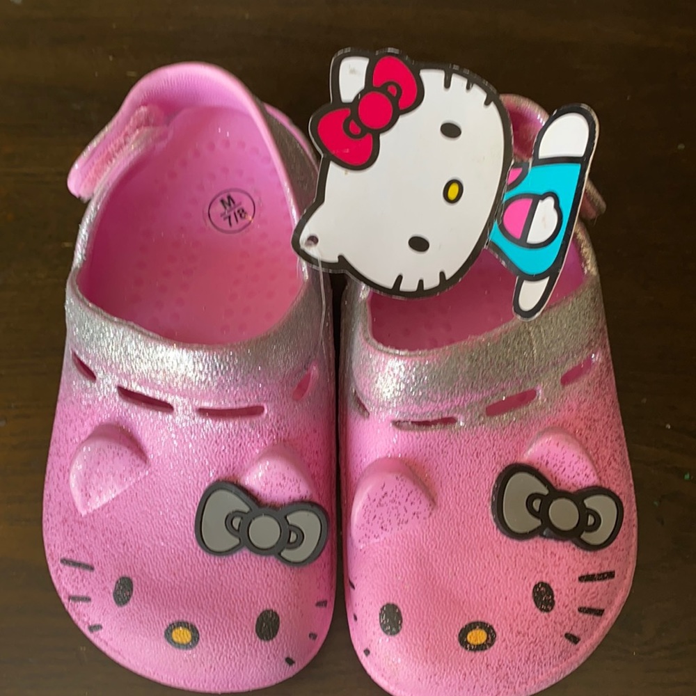 Hello kitty NEW shoes size 7/8